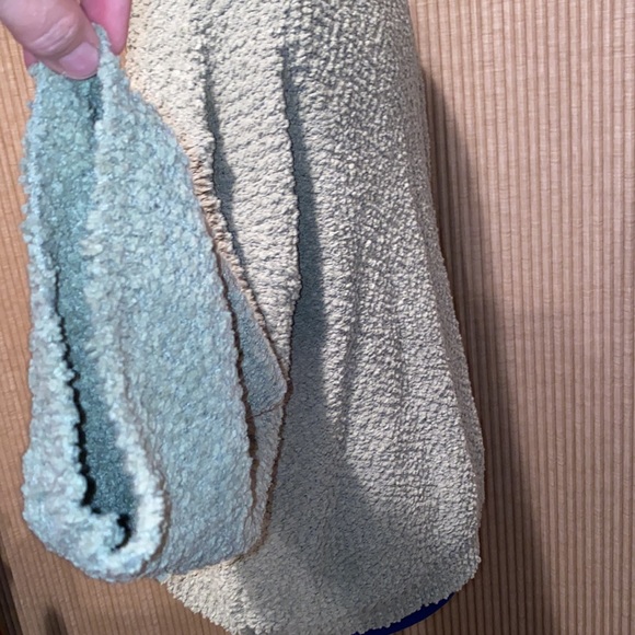 Women’s light sage green fuzzy sweater, Size L - Picture 4 of 10